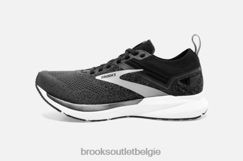 V8D8N1886 afketsen 3 zwart Brooks