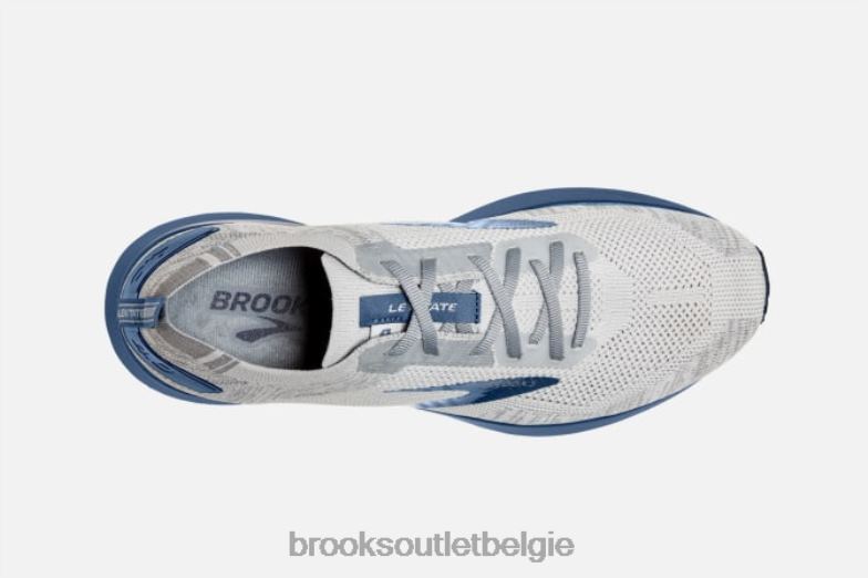 V8D8N1944 zweven 4 blauw Brooks