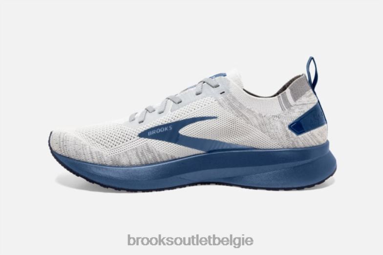 V8D8N1944 zweven 4 blauw Brooks