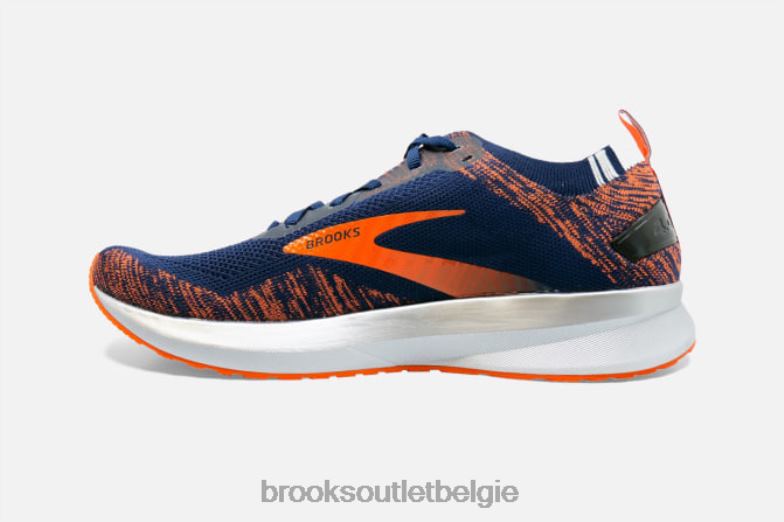 V8D8N1949 zweven 4 marine Brooks