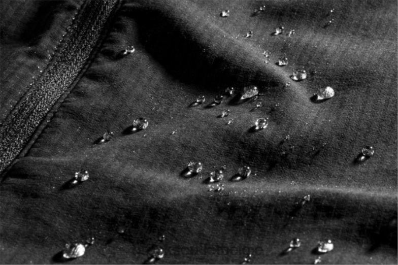 V8D8N1677 luifel jas zwart Brooks