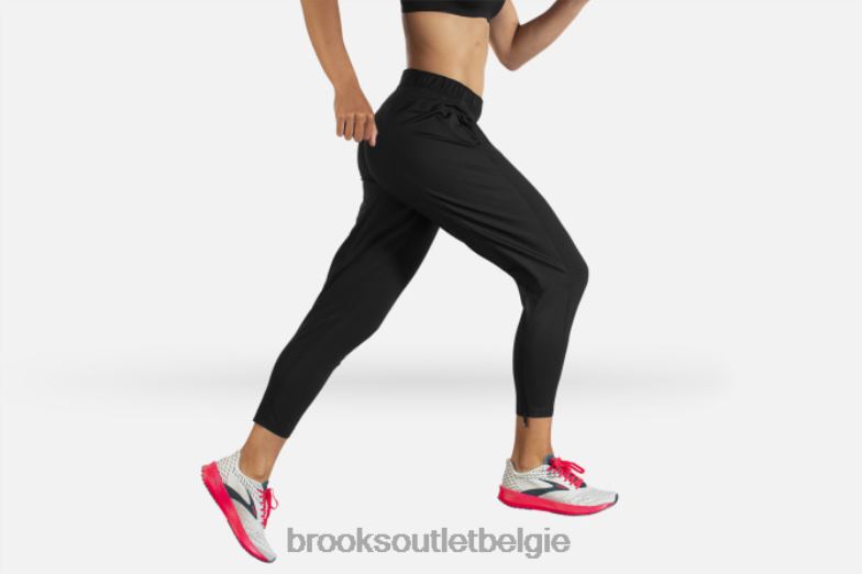 V8D8N1681 shake-out broek zwart Brooks