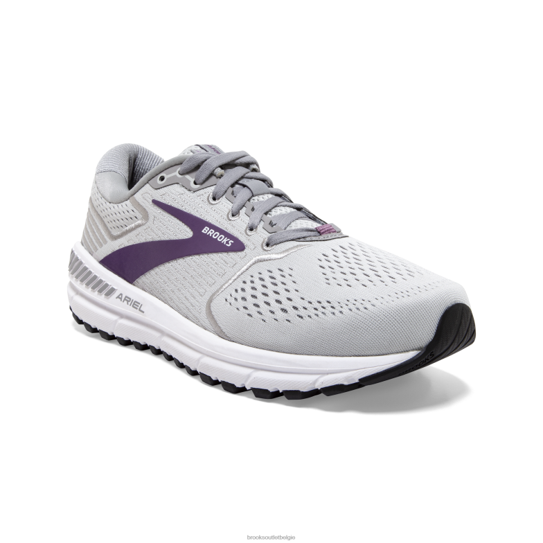 V8D8N132 Ariël '20 oester Brooks